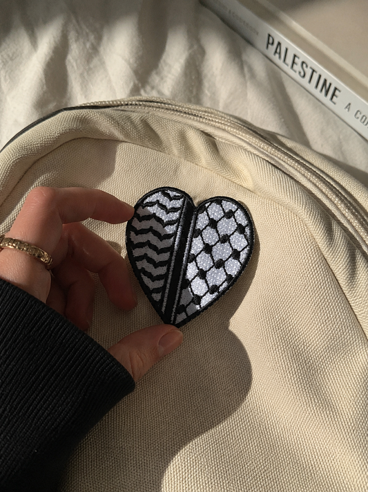 Keffiyeh Parche Corazón Negro/Blanco