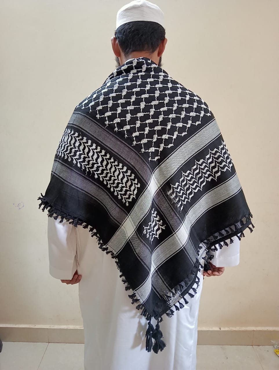 Kufiya/Keffiyeh Black with White Tassels 100% Cotton