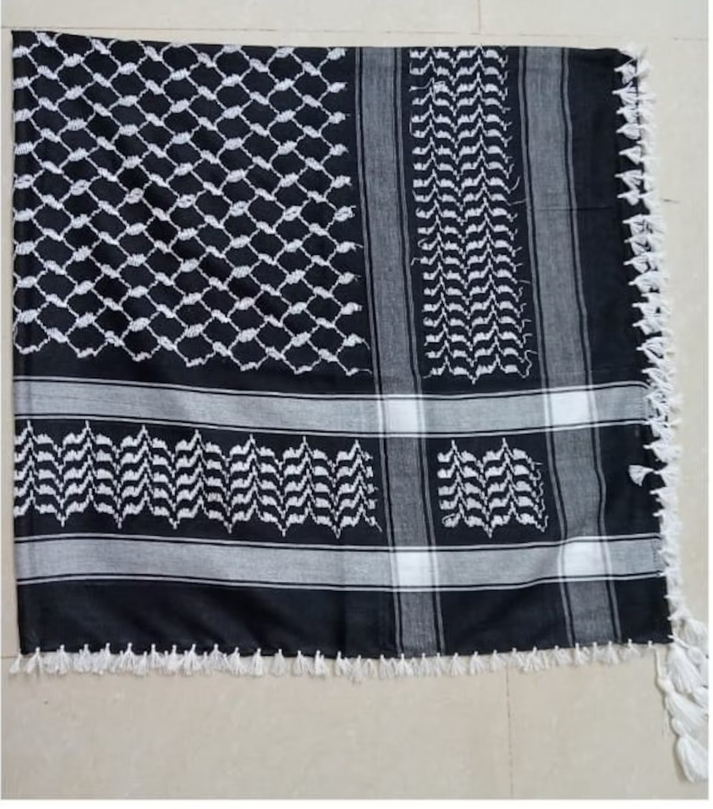 Kufiya/Keffiyeh Schwarz mit weißen Fransen 100% Baumwolle