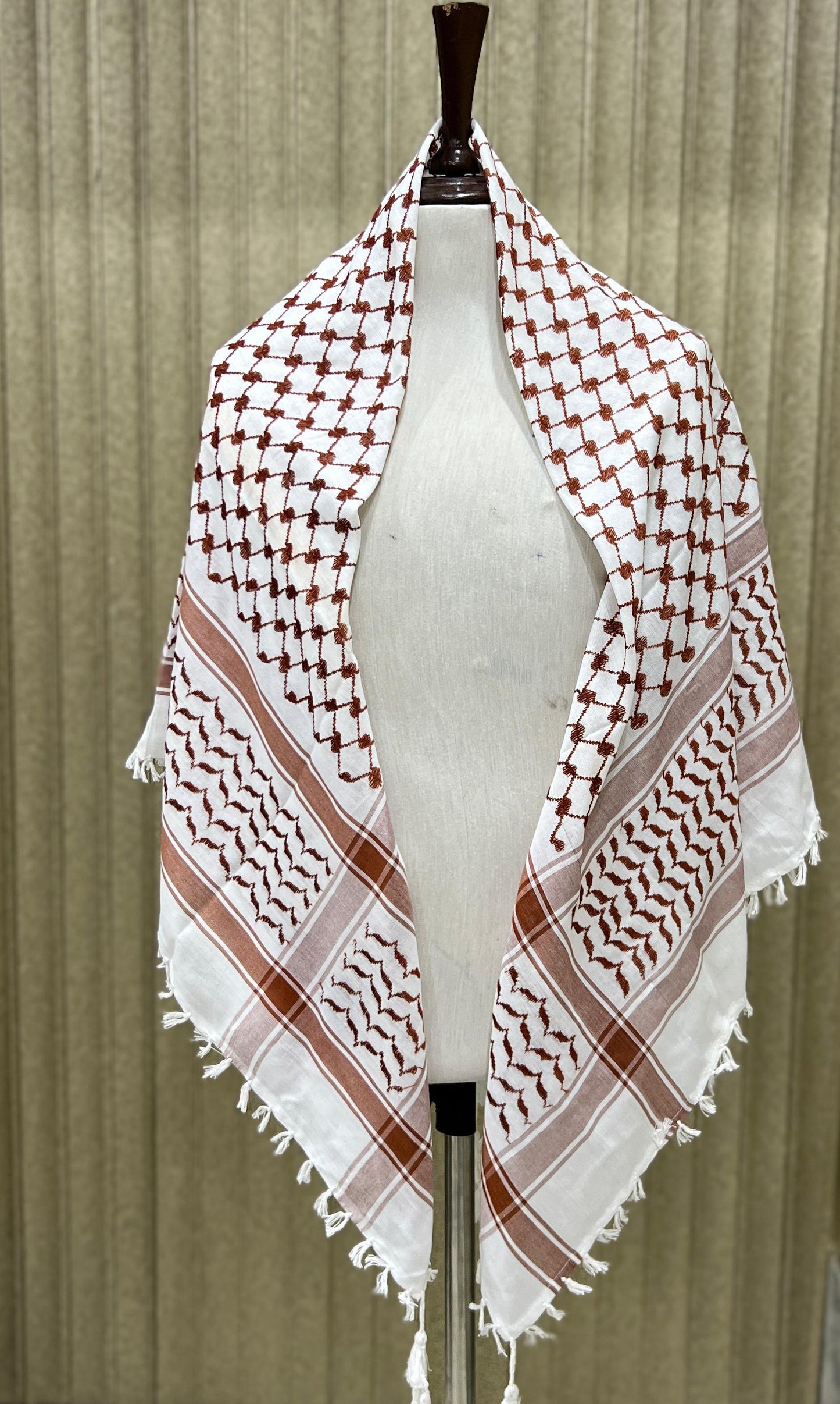 Kufiya/Keffiyeh with Floss Red 127x127 cm + Palestine flag 90x150 cm Combi Deal