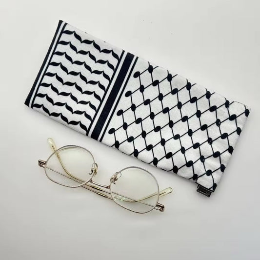 Glasses case with Keffiyeh pattern