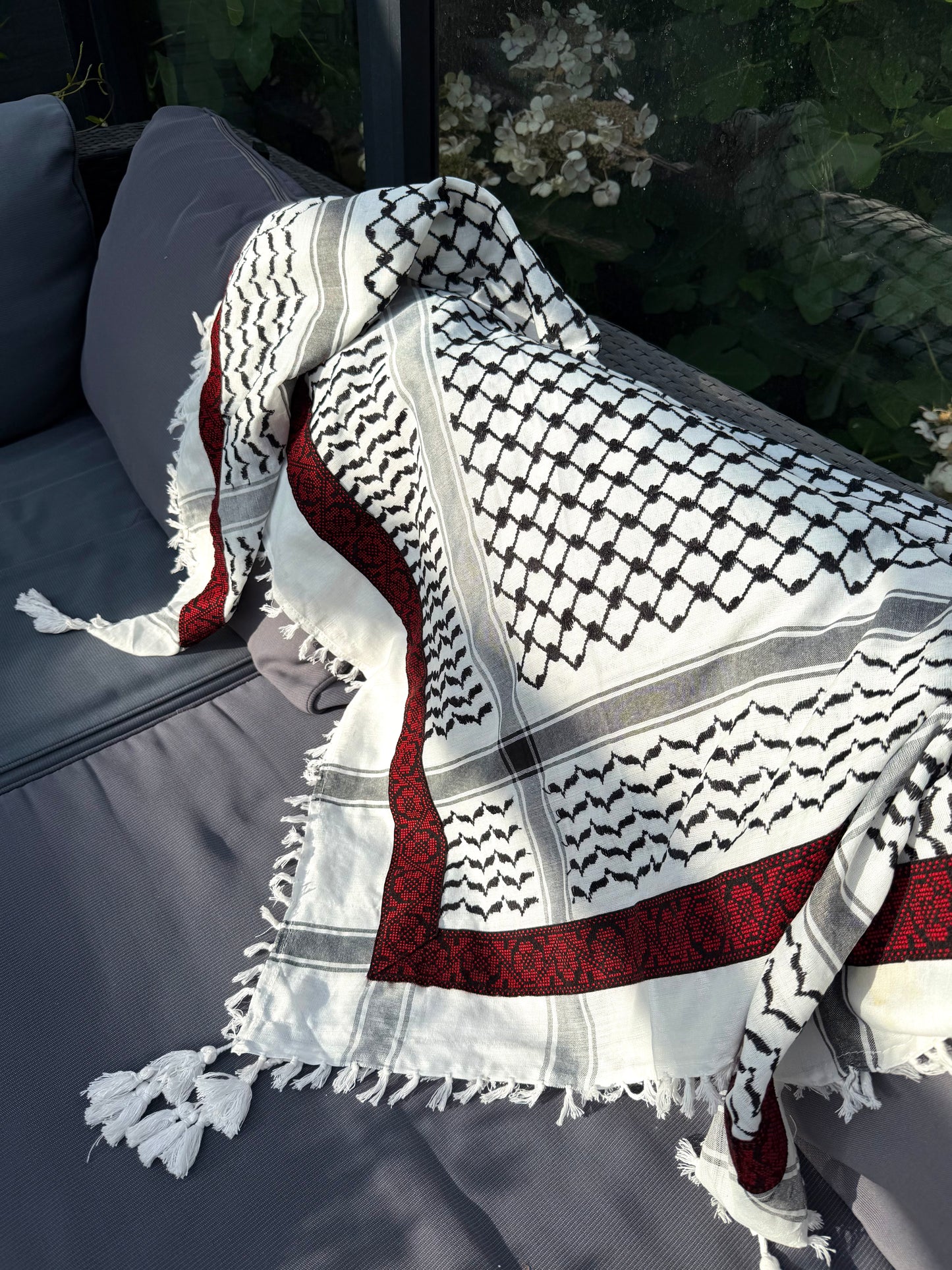 Kufiya/Keffiyeh med Blødt Stof Sort-Hvid 127x127 cm