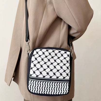 Keffiyeh Crossbody-väska – Klassisk Svart & Vit
